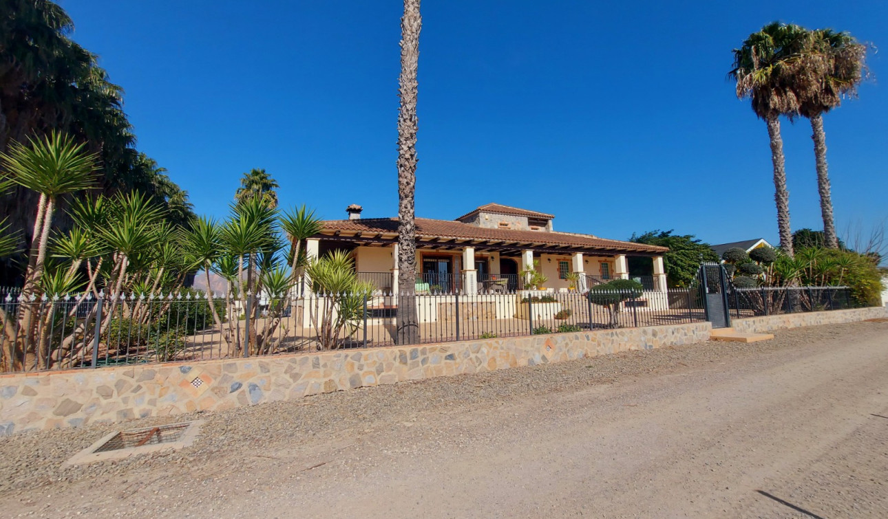 Resale - Finca / Country Property - Bigastro