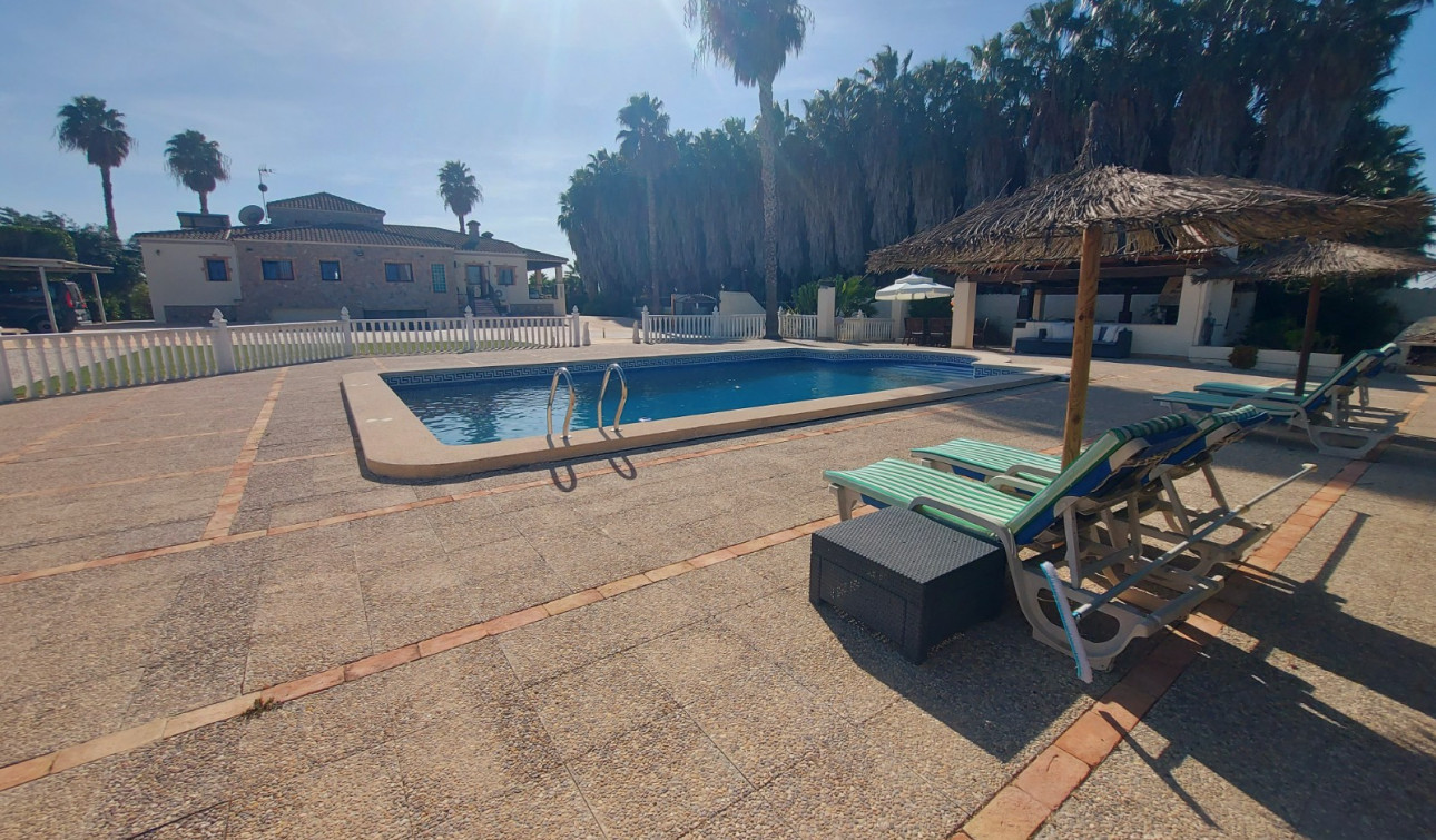 Resale - Finca / Country Property - Bigastro