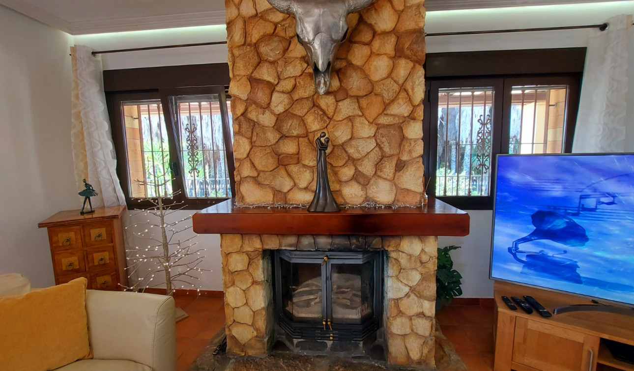 Resale - Finca / Country Property - Bigastro