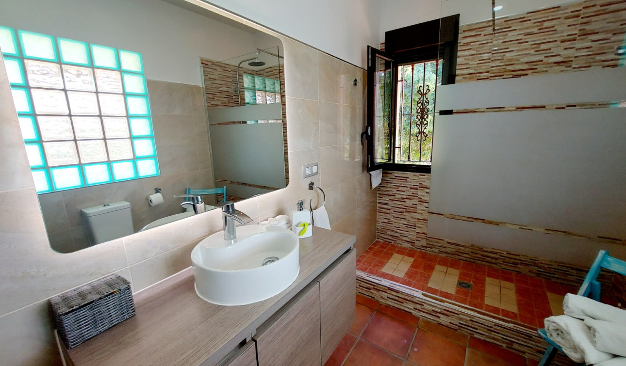 Resale - Finca / Country Property - Bigastro