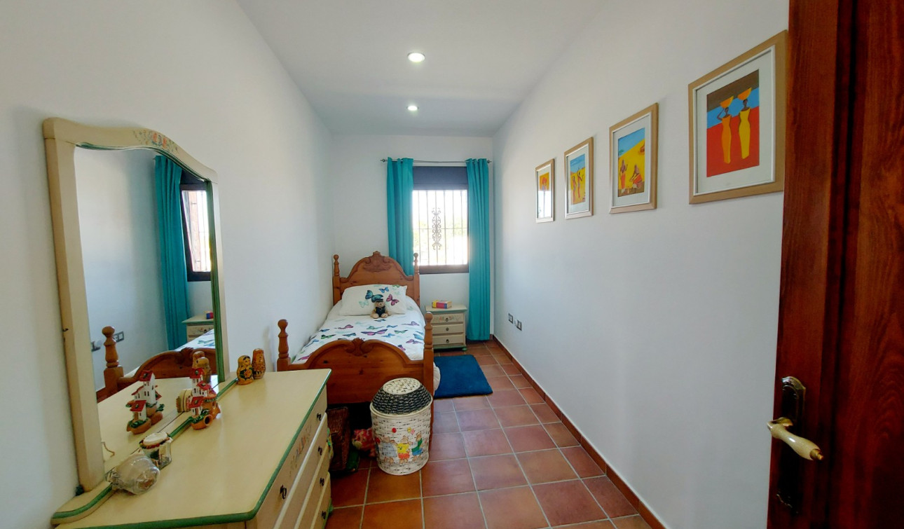 Resale - Finca / Country Property - Bigastro