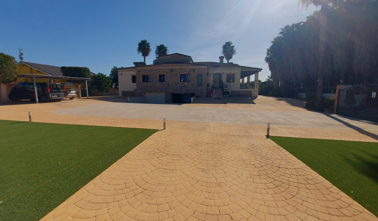 Resale - Finca / Country Property - Bigastro