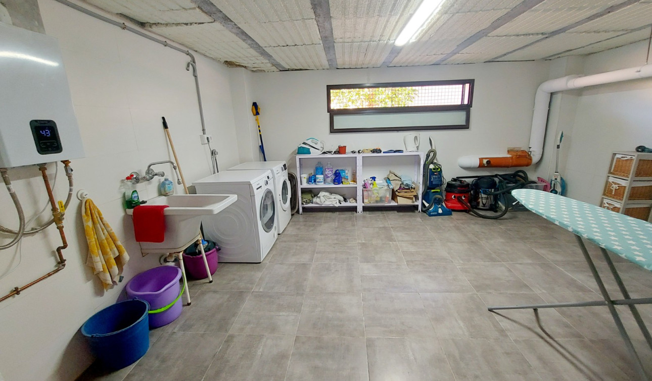 Resale - Finca / Country Property - Bigastro