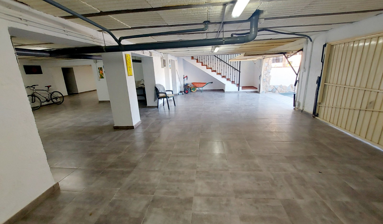 Resale - Finca / Country Property - Bigastro