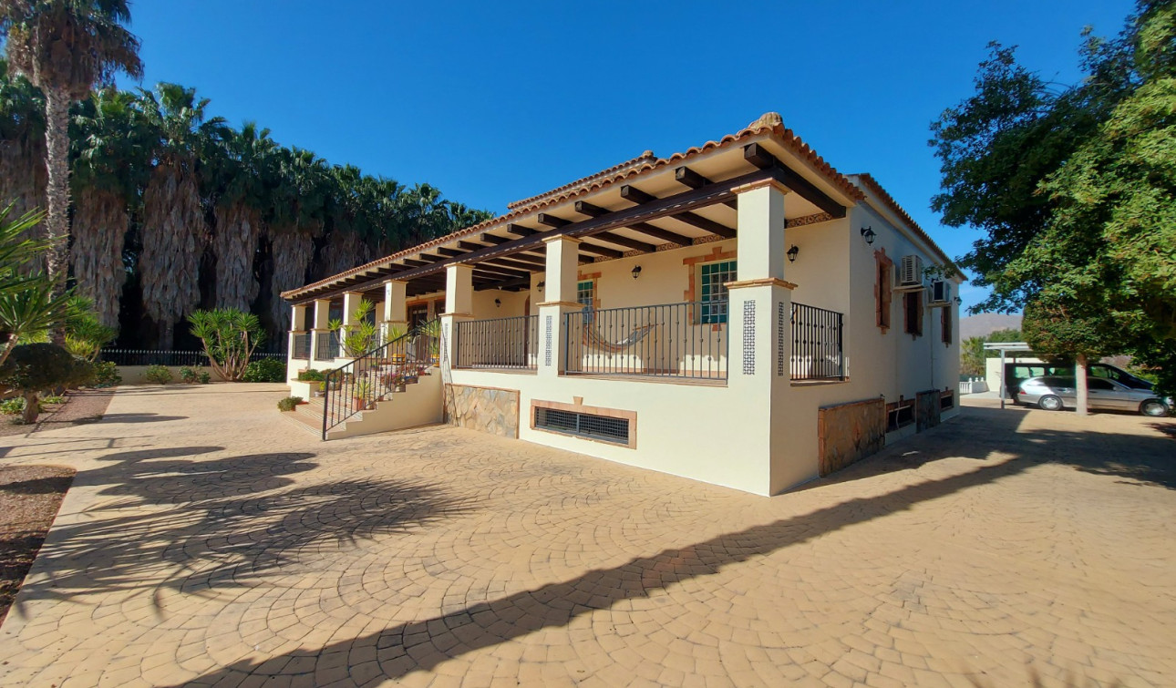 Resale - Finca / Country Property - Bigastro
