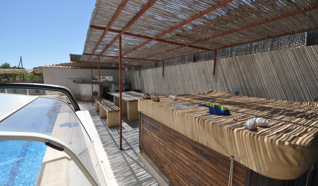 Resale - Finca / Country Property - Crevillente