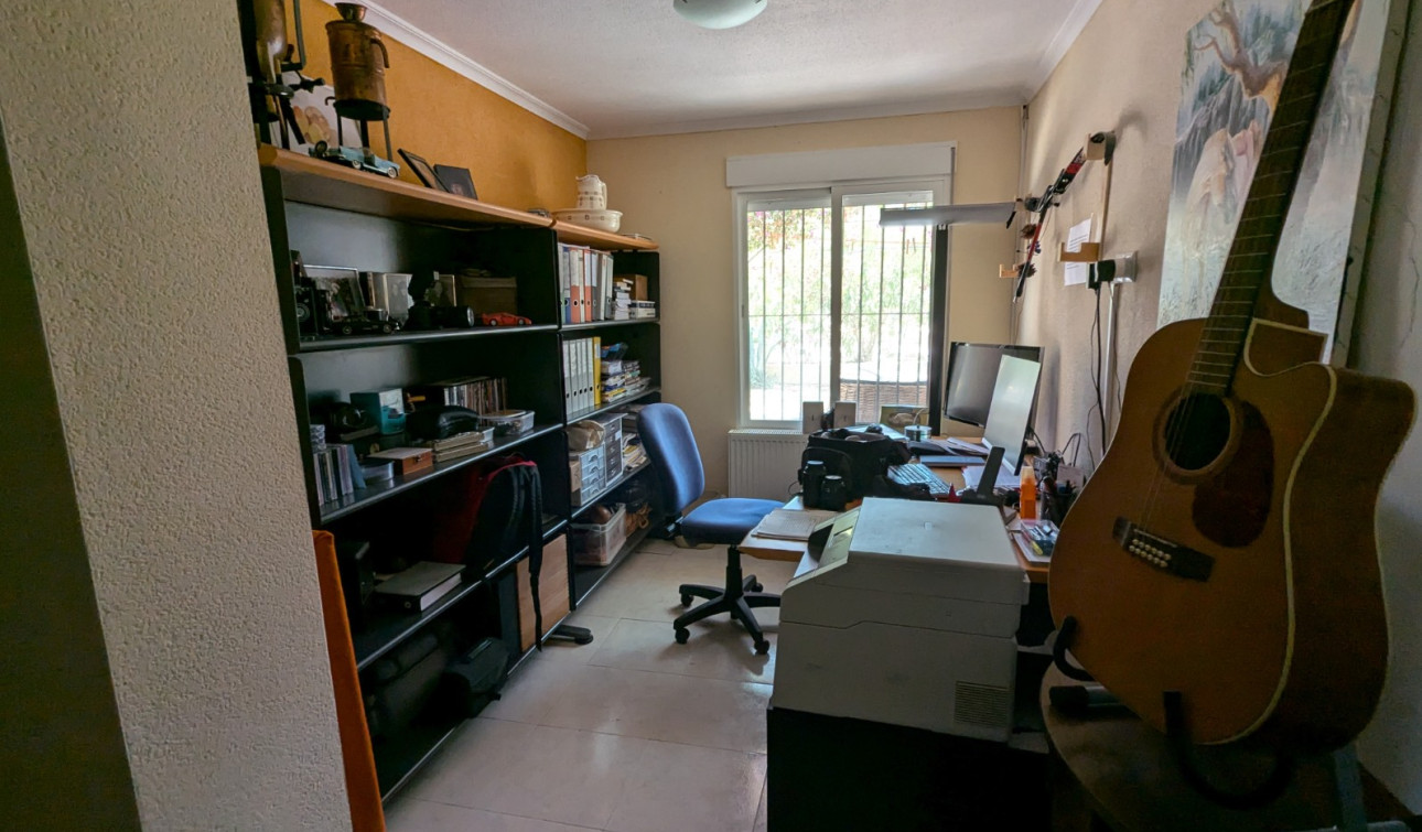 Resale - Finca / Country Property - Crevillente