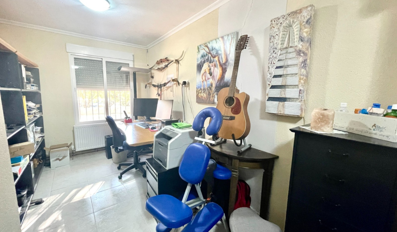 Resale - Finca / Country Property - Crevillente
