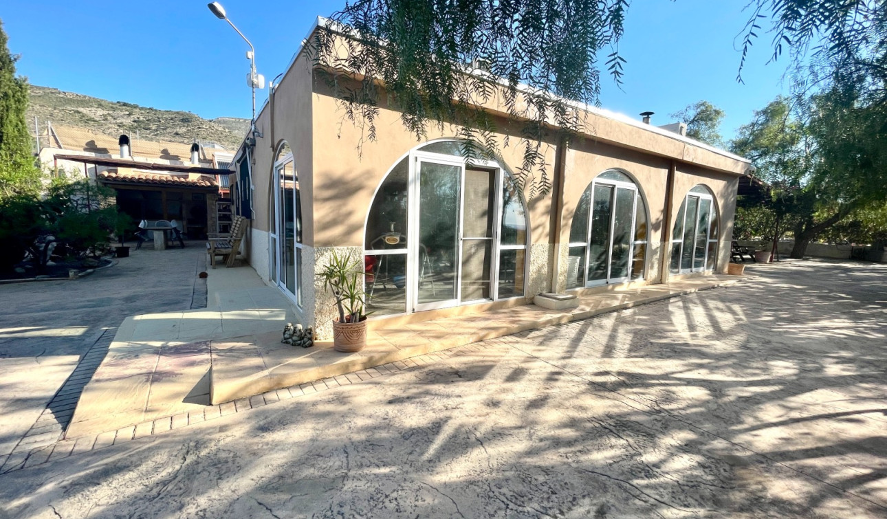 Resale - Finca / Country Property - Crevillente