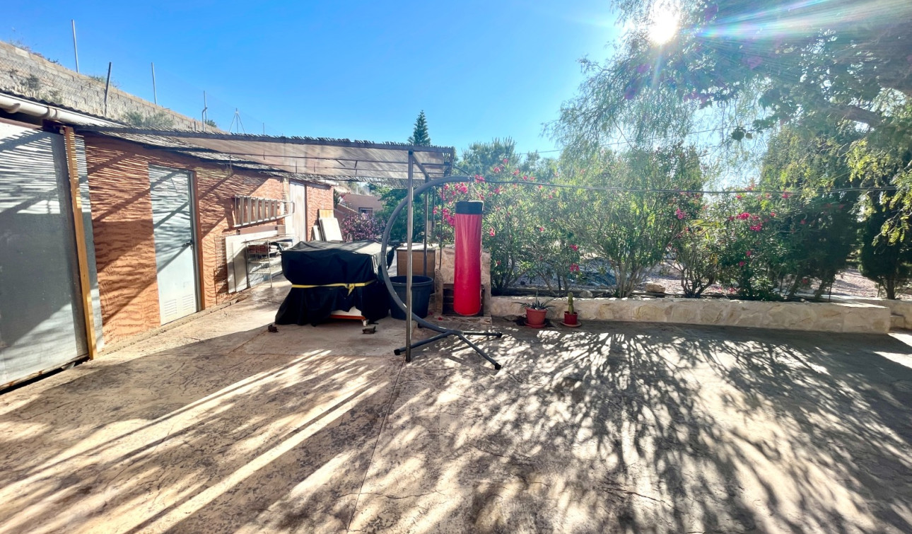Resale - Finca / Country Property - Crevillente