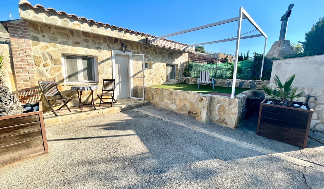 Resale - Finca / Country Property - Crevillente