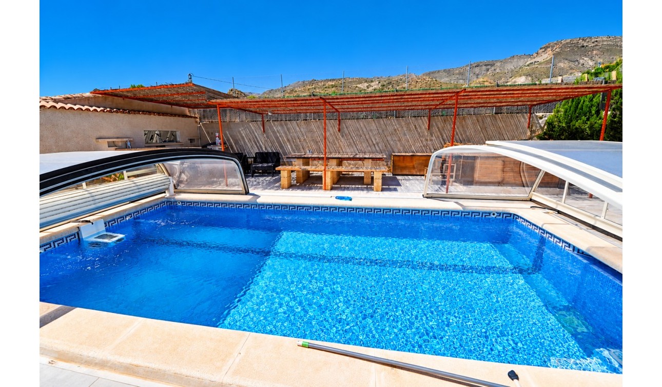 Resale - Finca / Country Property - Crevillente