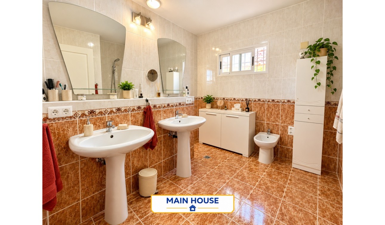 Resale - Finca / Country Property - Crevillente