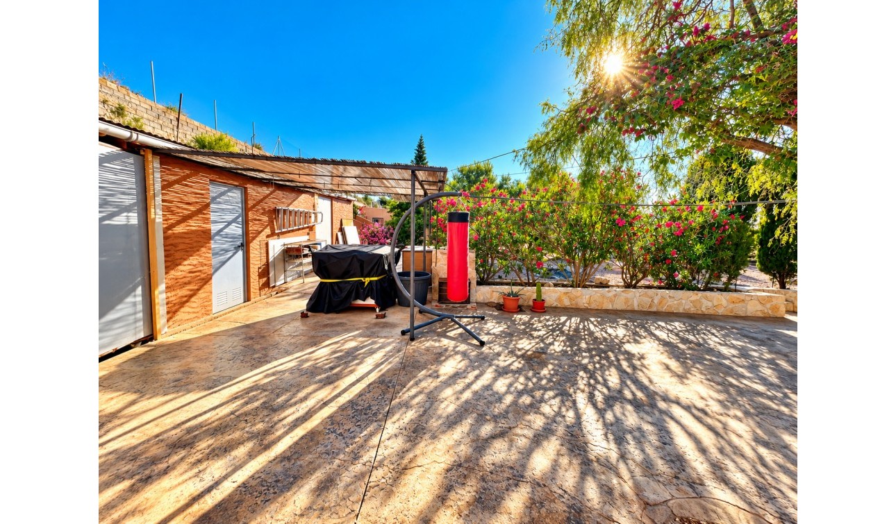 Resale - Finca / Country Property - Crevillente
