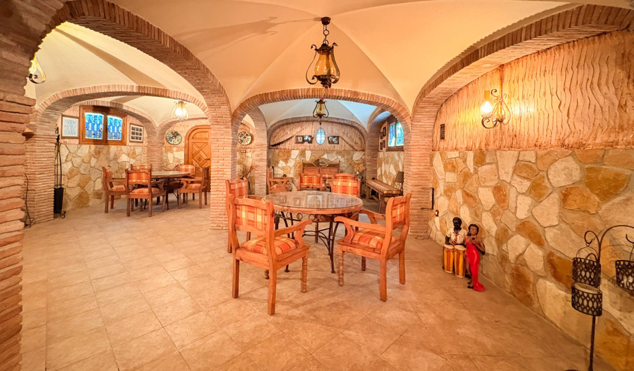 Resale - Finca / Country Property - Elche - Altzabares Alto