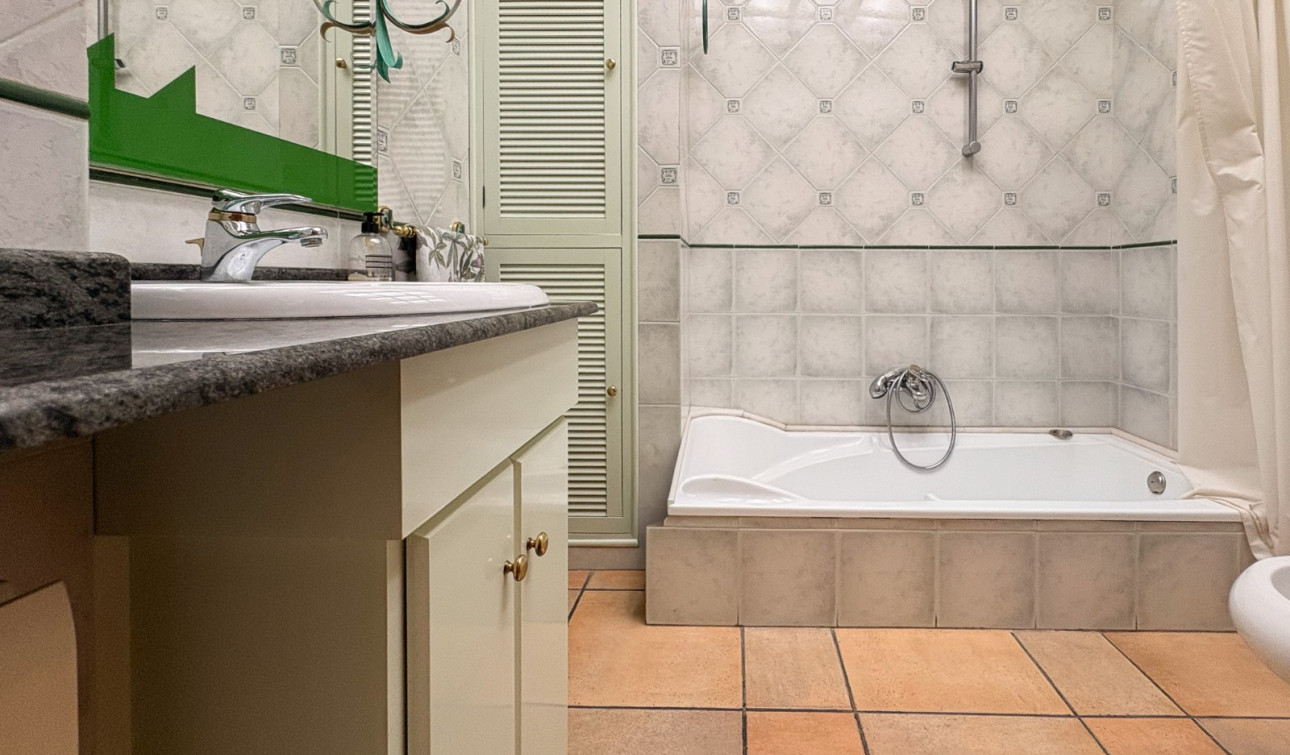 Resale - Finca / Country Property - Elche - Altzabares Alto