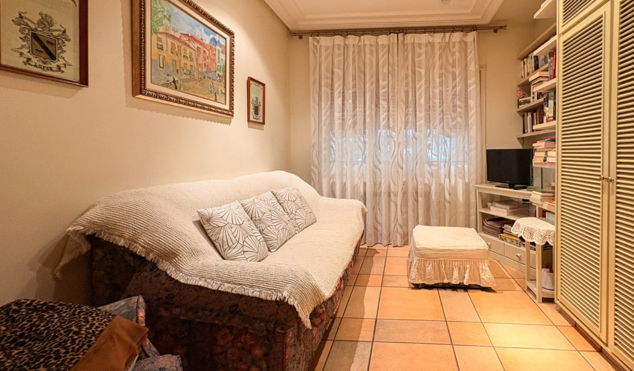 Resale - Finca / Country Property - Elche - Altzabares Alto