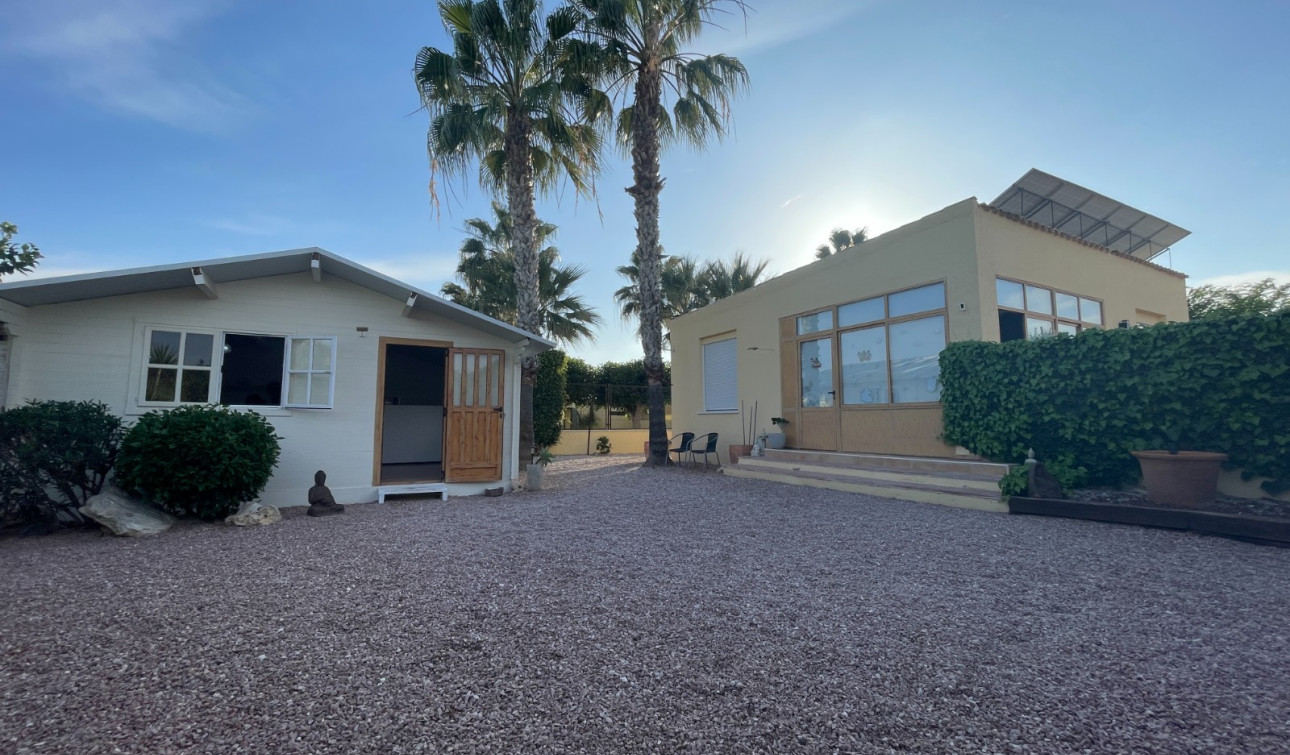 Resale - Finca / Country Property - Elche - Las Bayas