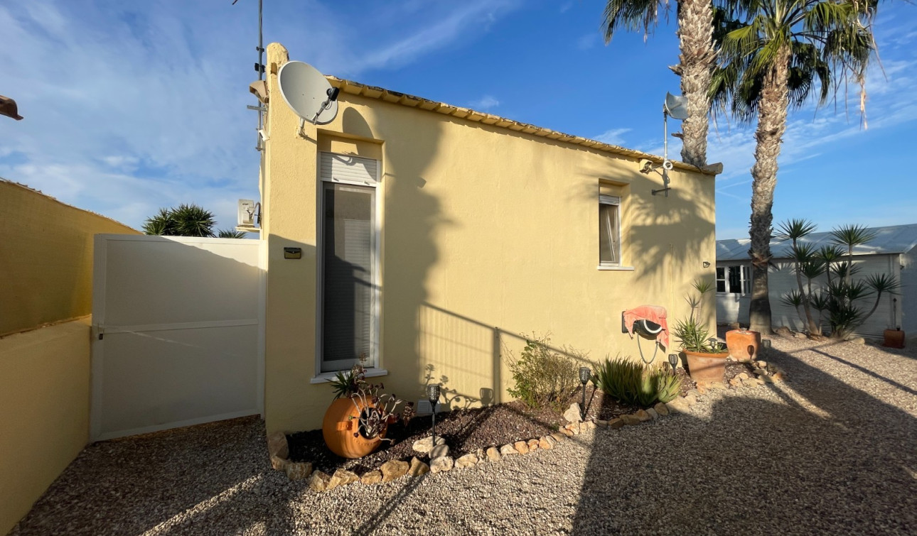 Resale - Finca / Country Property - Elche - Las Bayas