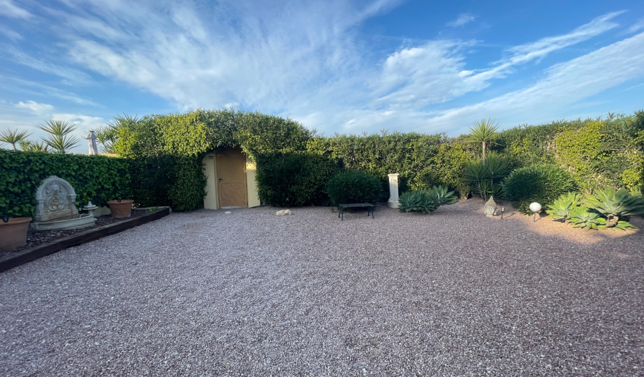 Resale - Finca / Country Property - Elche - Las Bayas