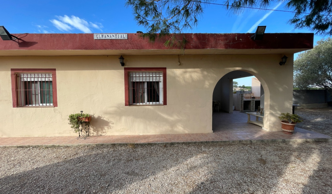 Resale - Finca / Country Property - Jacarilla