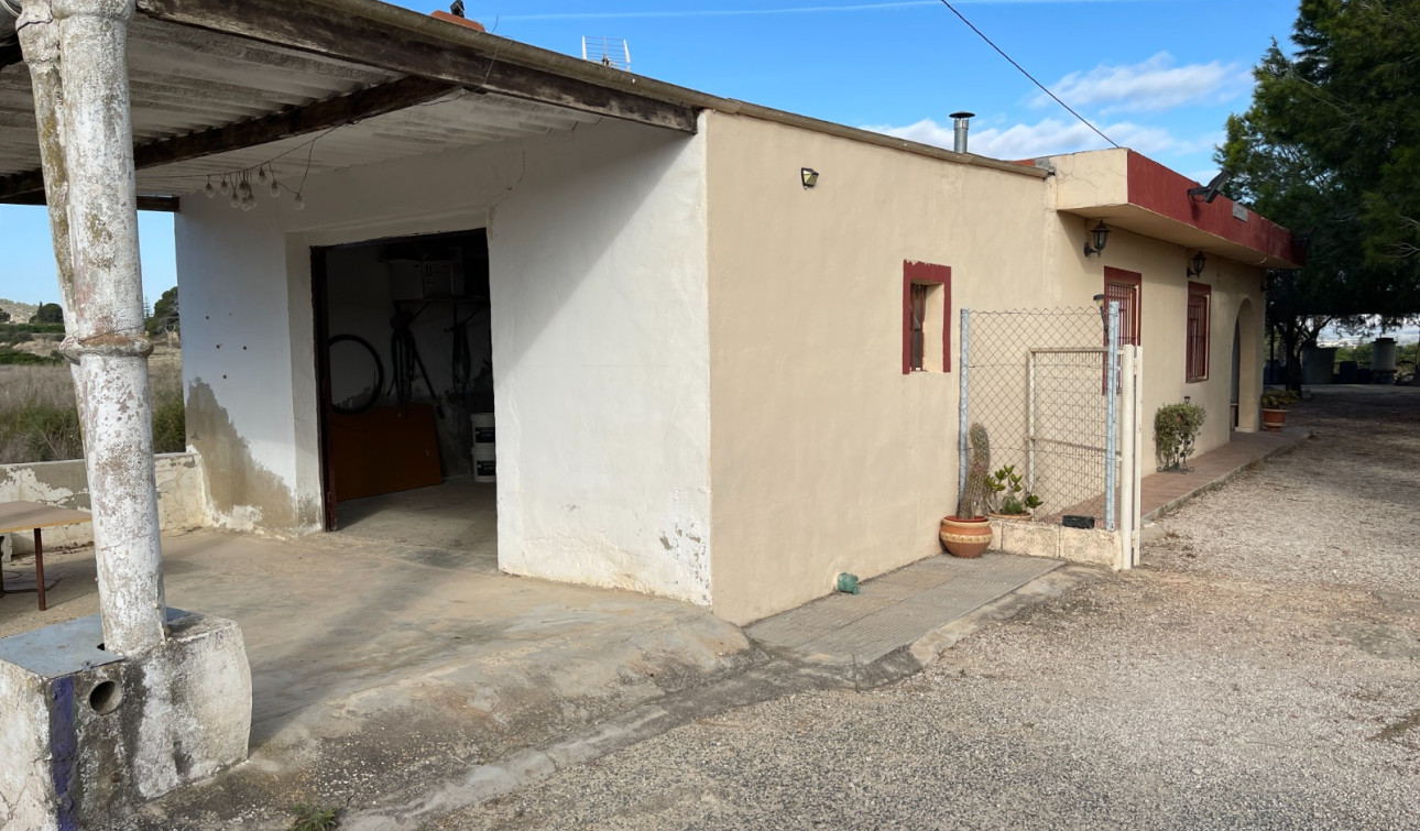 Resale - Finca / Country Property - Jacarilla