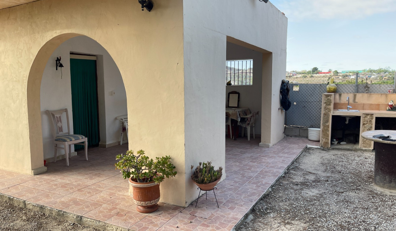 Resale - Finca / Country Property - Jacarilla