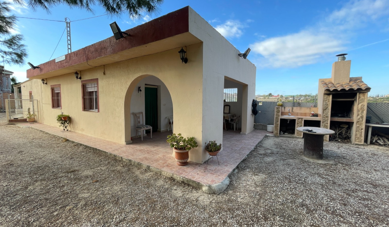 Resale - Finca / Country Property - Jacarilla