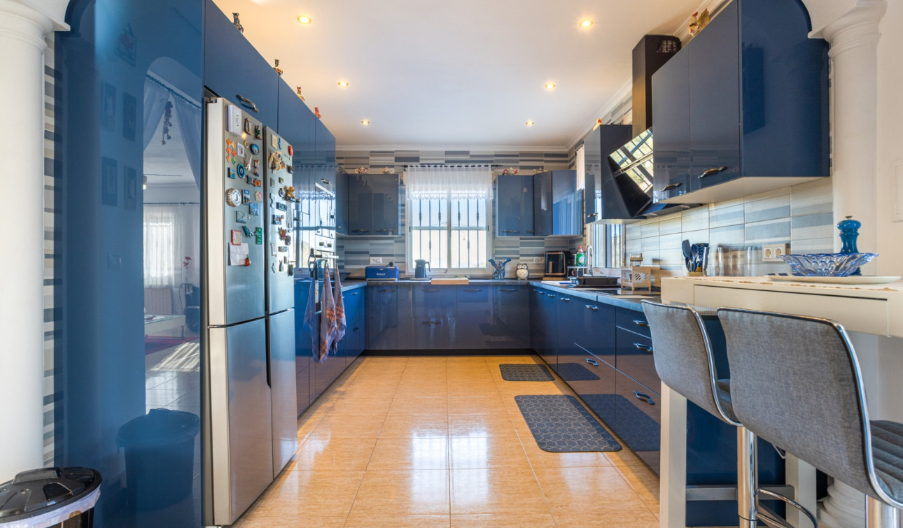 Resale - Finca / Country Property - La Zarza