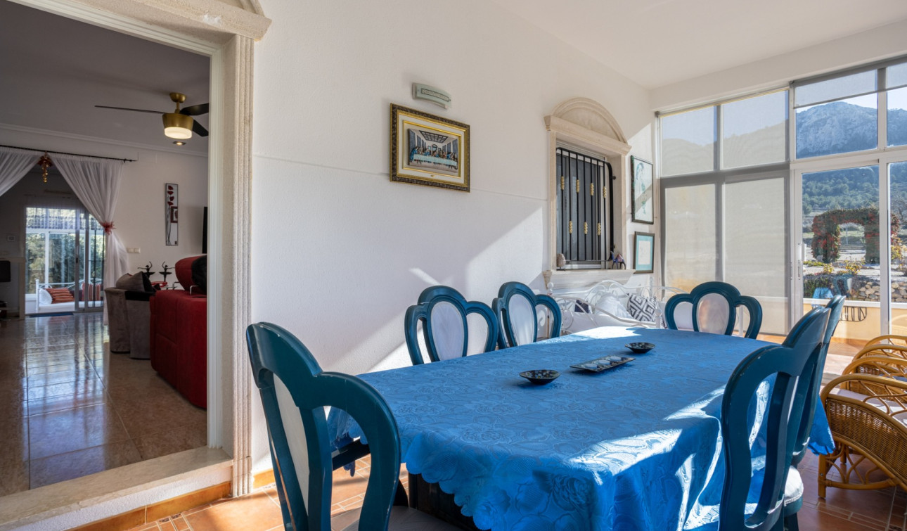 Resale - Finca / Country Property - La Zarza