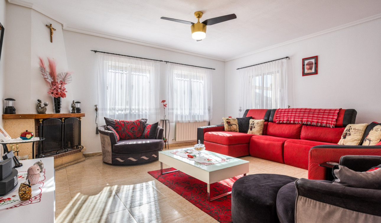 Resale - Finca / Country Property - La Zarza