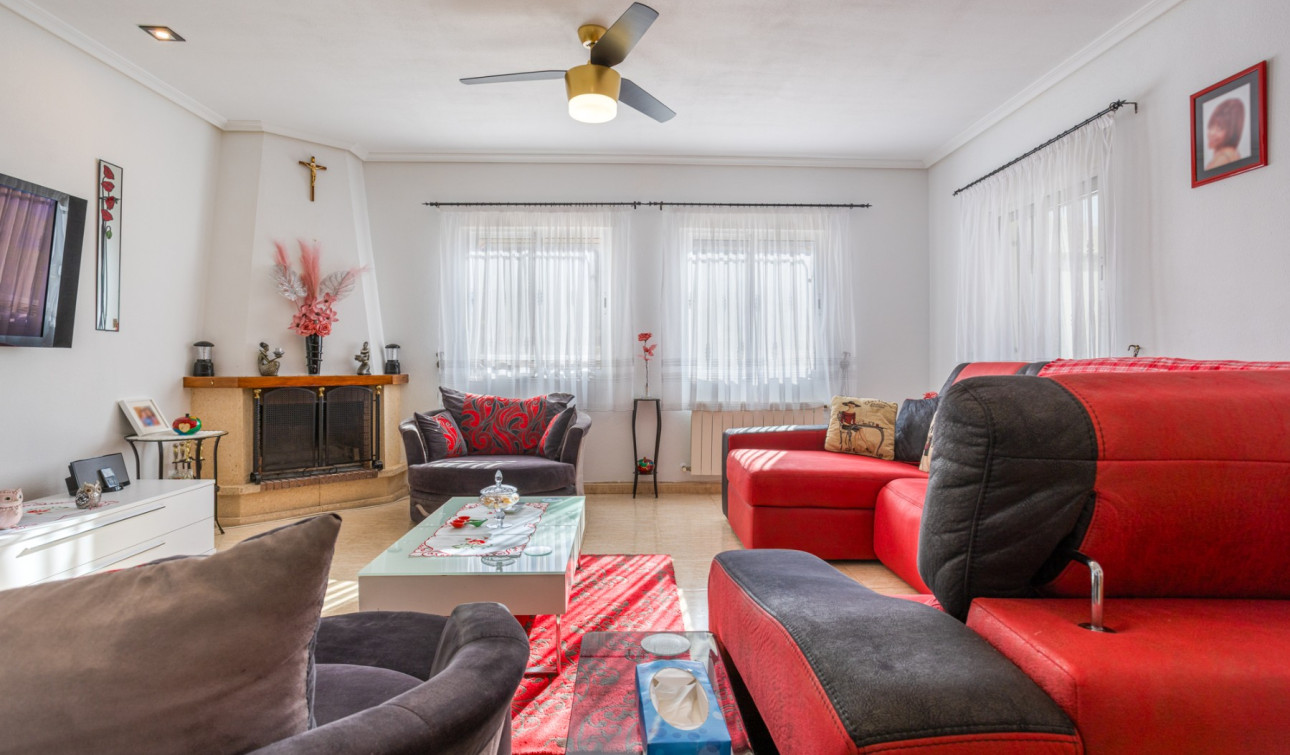 Resale - Finca / Country Property - La Zarza