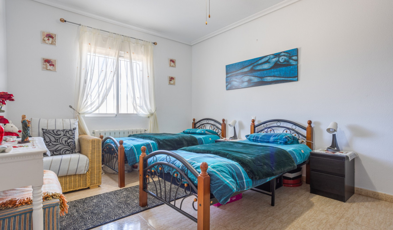 Resale - Finca / Country Property - La Zarza