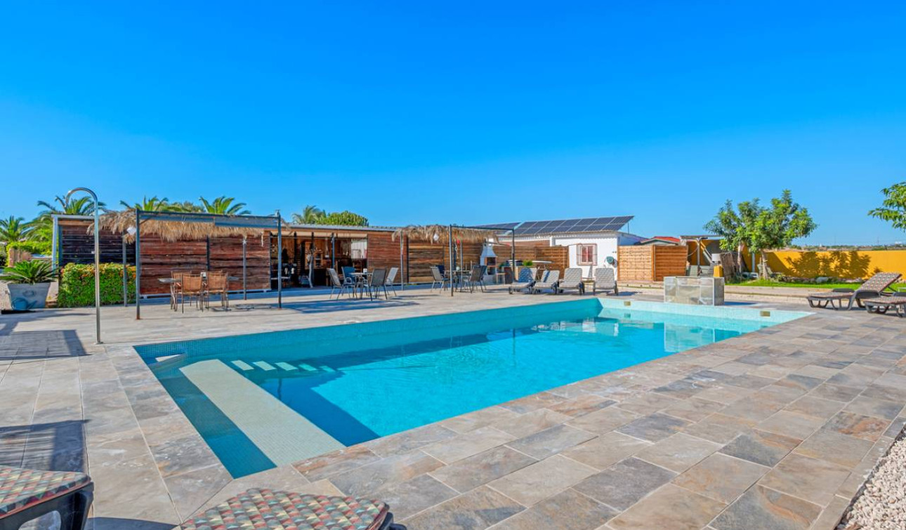 Resale - Finca / Country Property - Los Montesinos