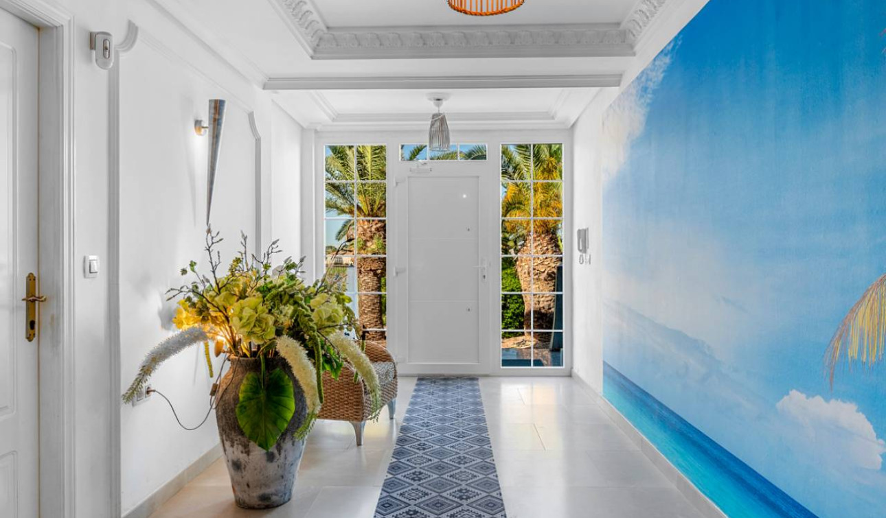 Resale - Finca / Country Property - Los Montesinos