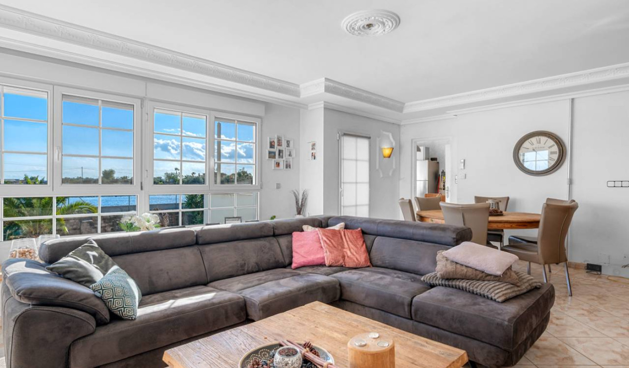 Resale - Finca / Country Property - Los Montesinos