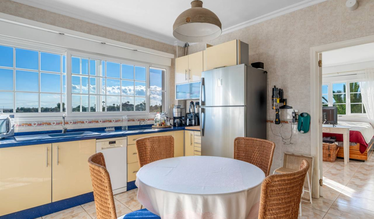 Resale - Finca / Country Property - Los Montesinos