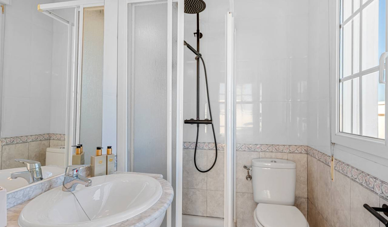 Resale - Finca / Country Property - Los Montesinos