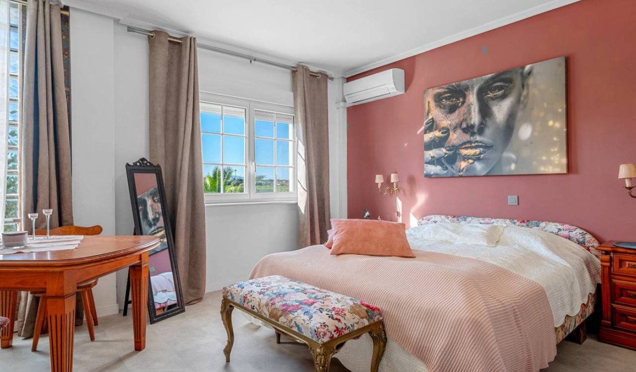 Resale - Finca / Country Property - Los Montesinos