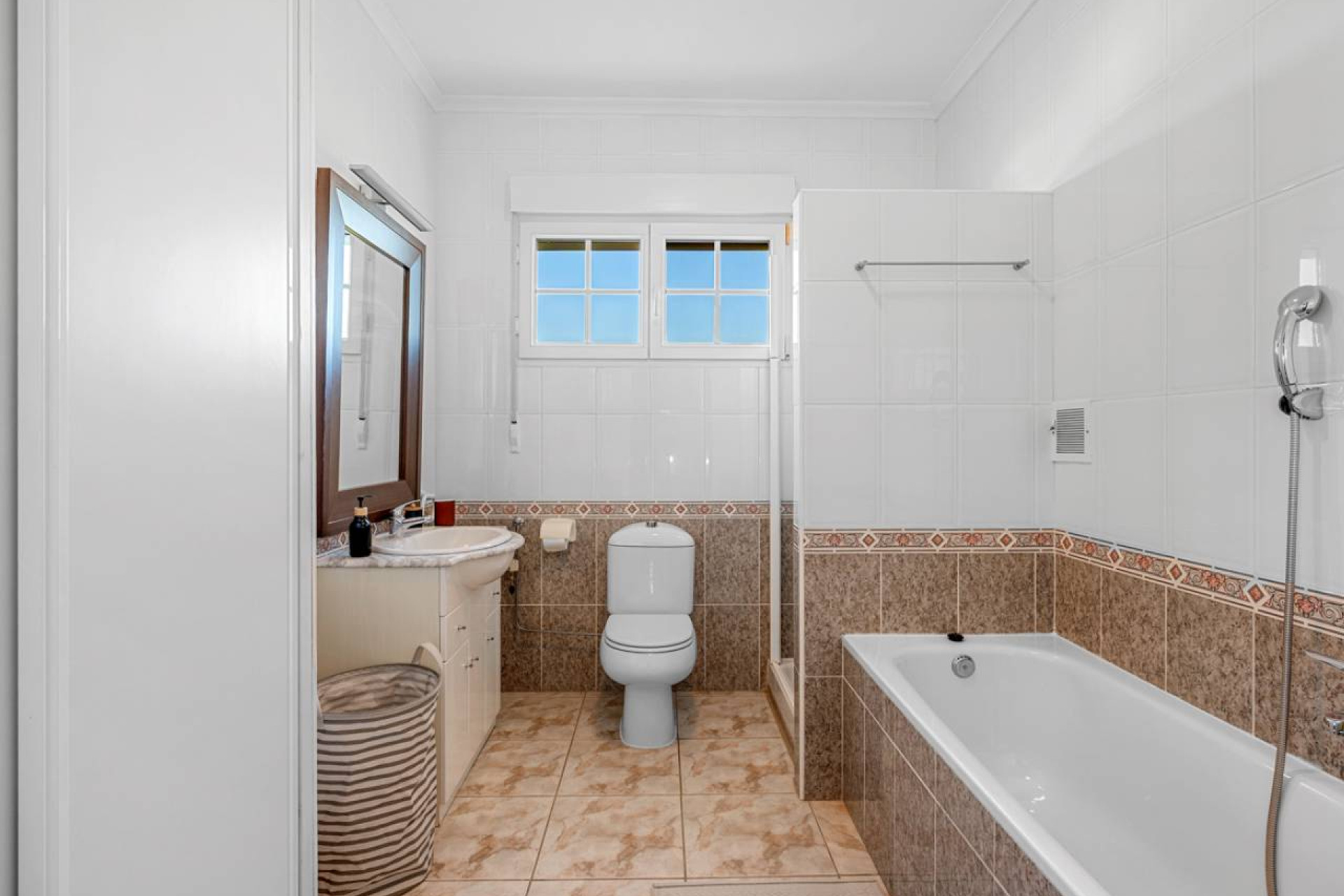 Resale - Finca / Country Property - Los Montesinos