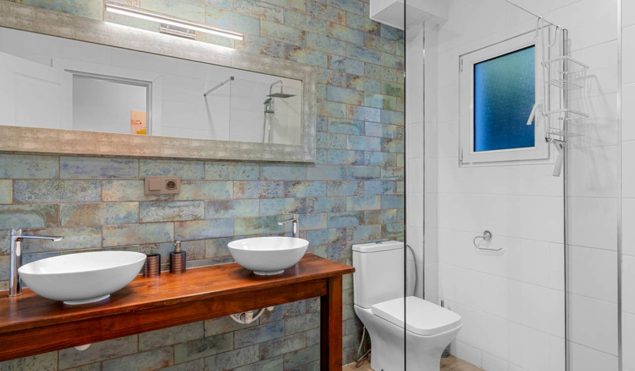 Resale - Finca / Country Property - Los Montesinos