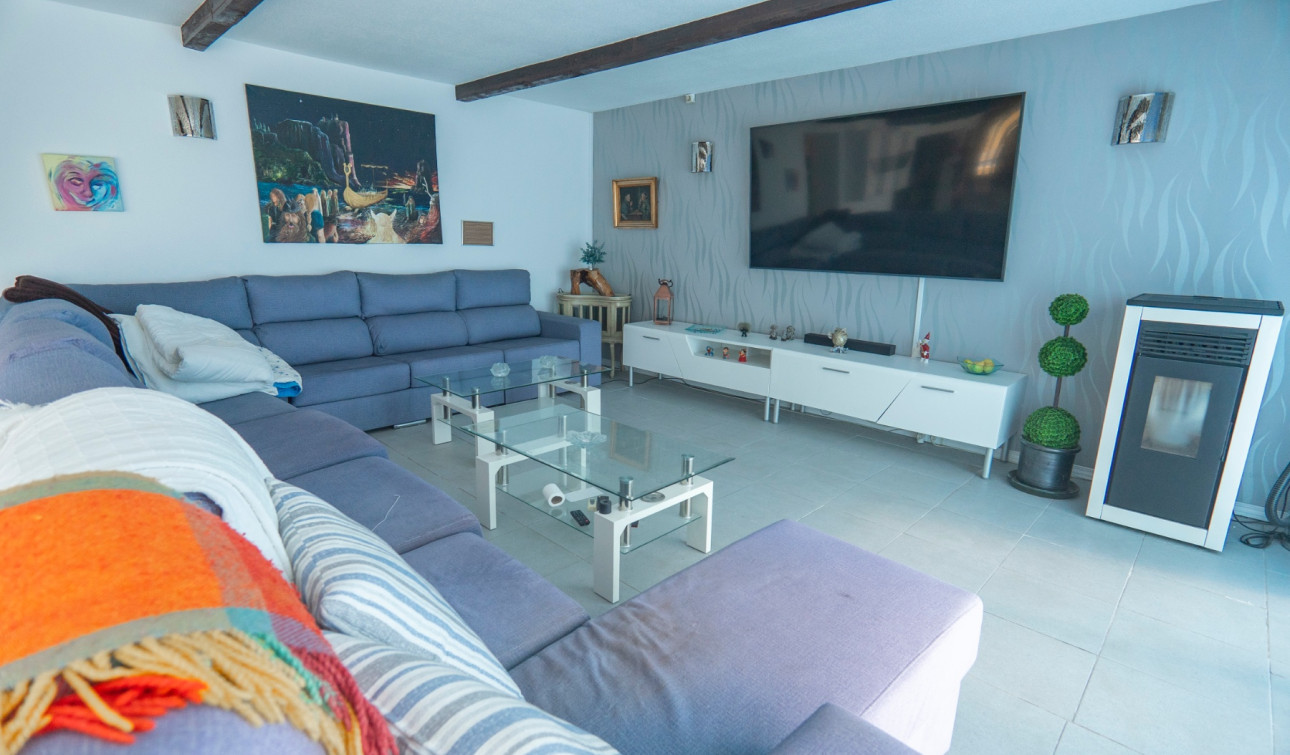 Resale - Finca / Country Property - Los Montesinos