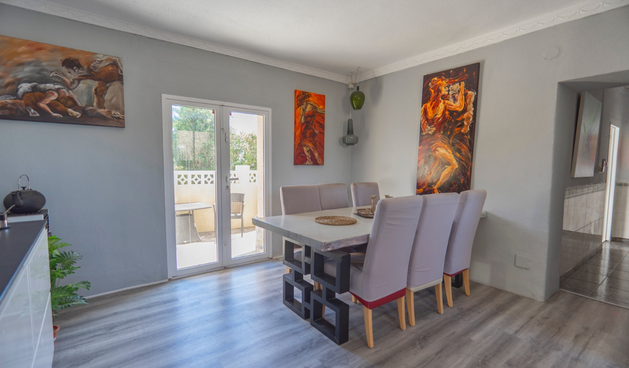 Resale - Finca / Country Property - Los Montesinos