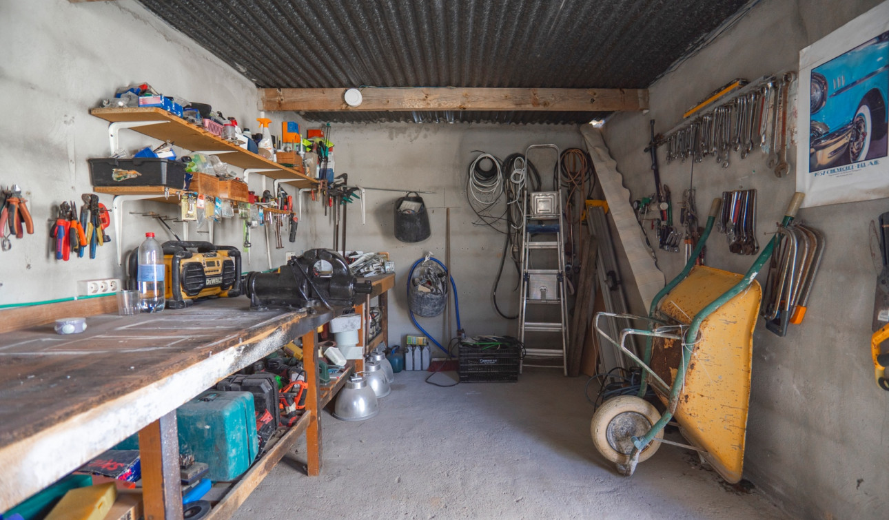 Resale - Finca / Country Property - Los Montesinos