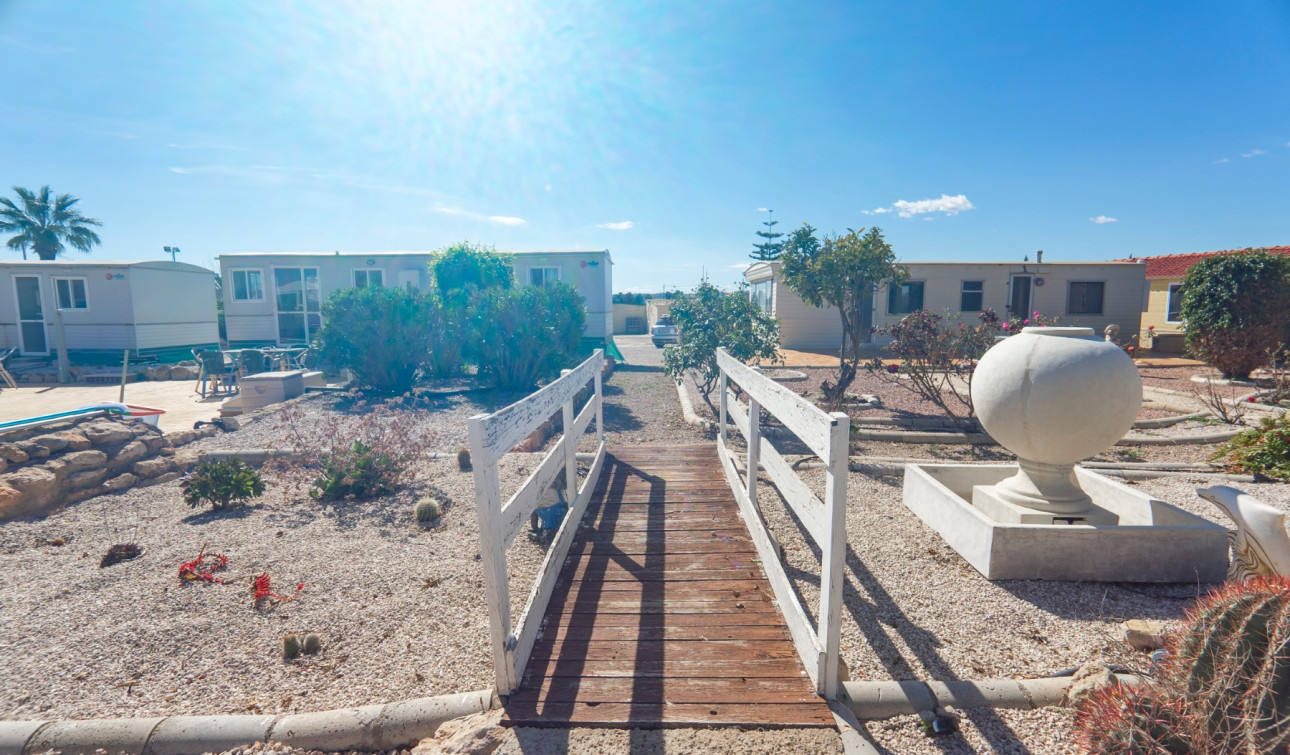 Resale - Finca / Country Property - Los Montesinos