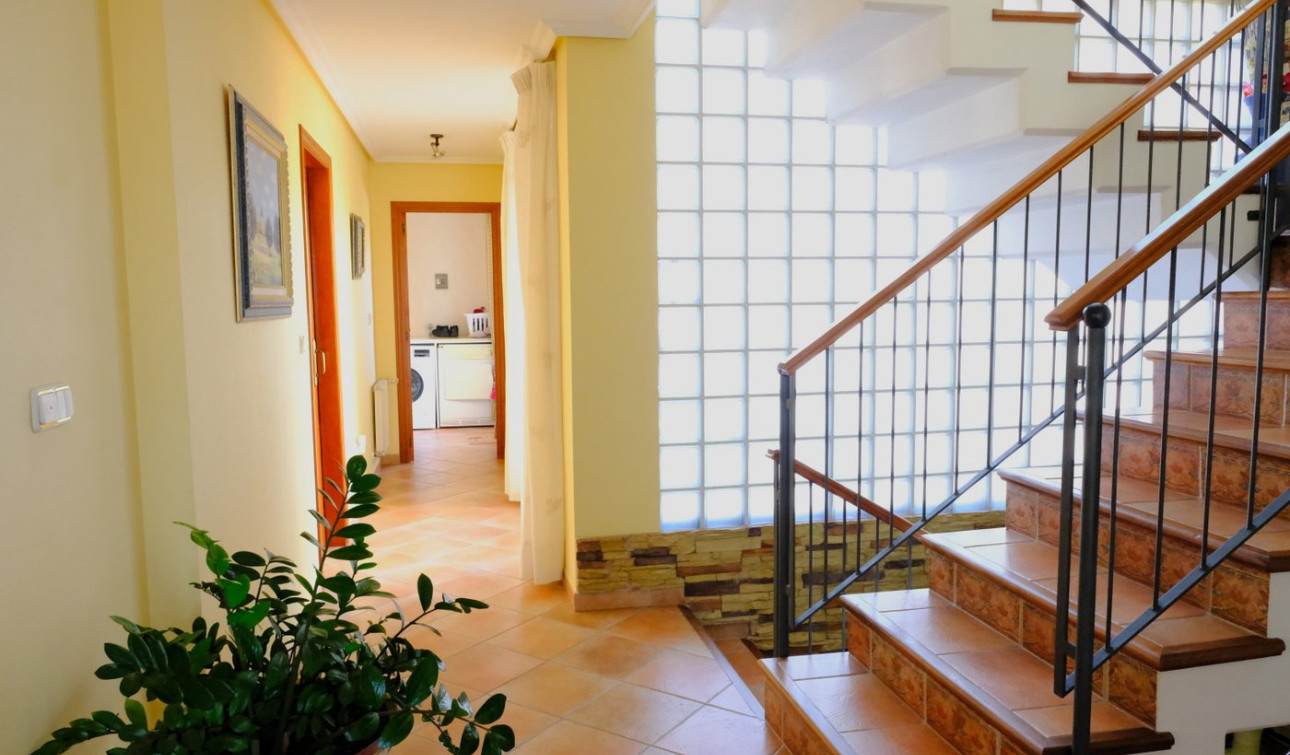 Resale - Finca / Country Property - Orihuela