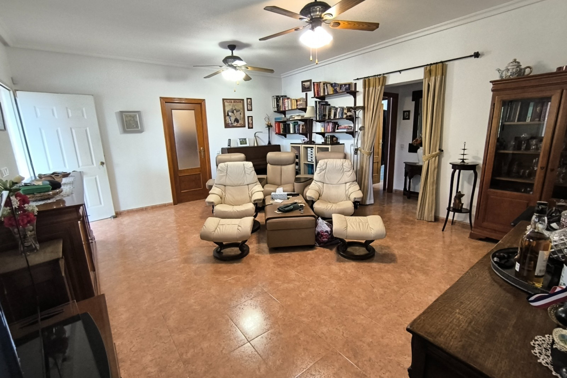 Resale - Finca / Country Property - Orihuela