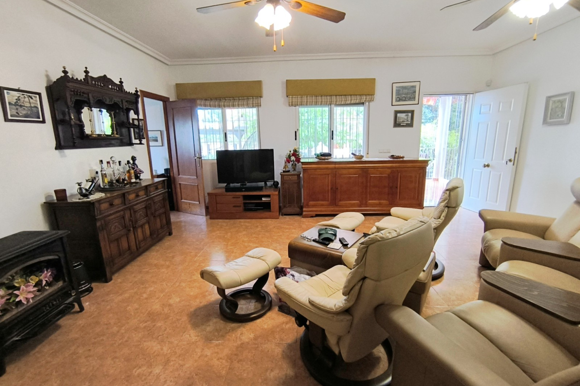 Resale - Finca / Country Property - Orihuela