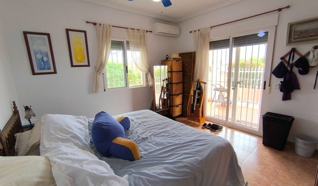 Resale - Finca / Country Property - Orihuela