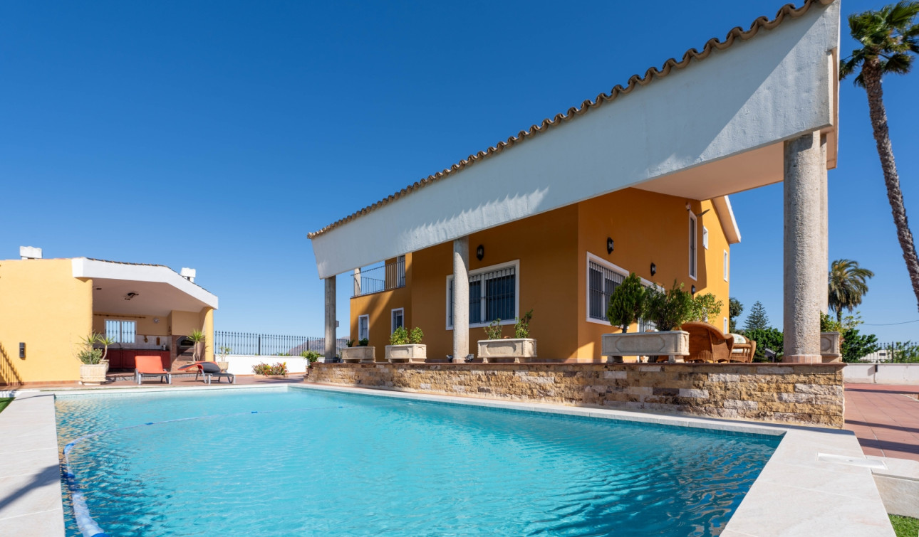 Resale - Finca / Country Property - Orihuela